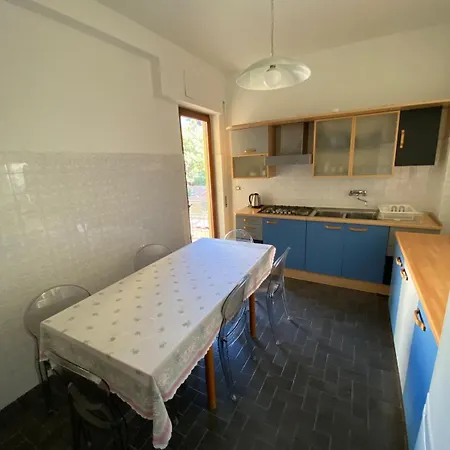 Dea 3br 2 Baths Center