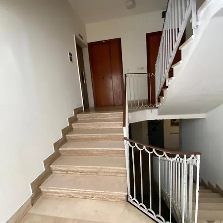 Dea 3br 2 Baths Center *
